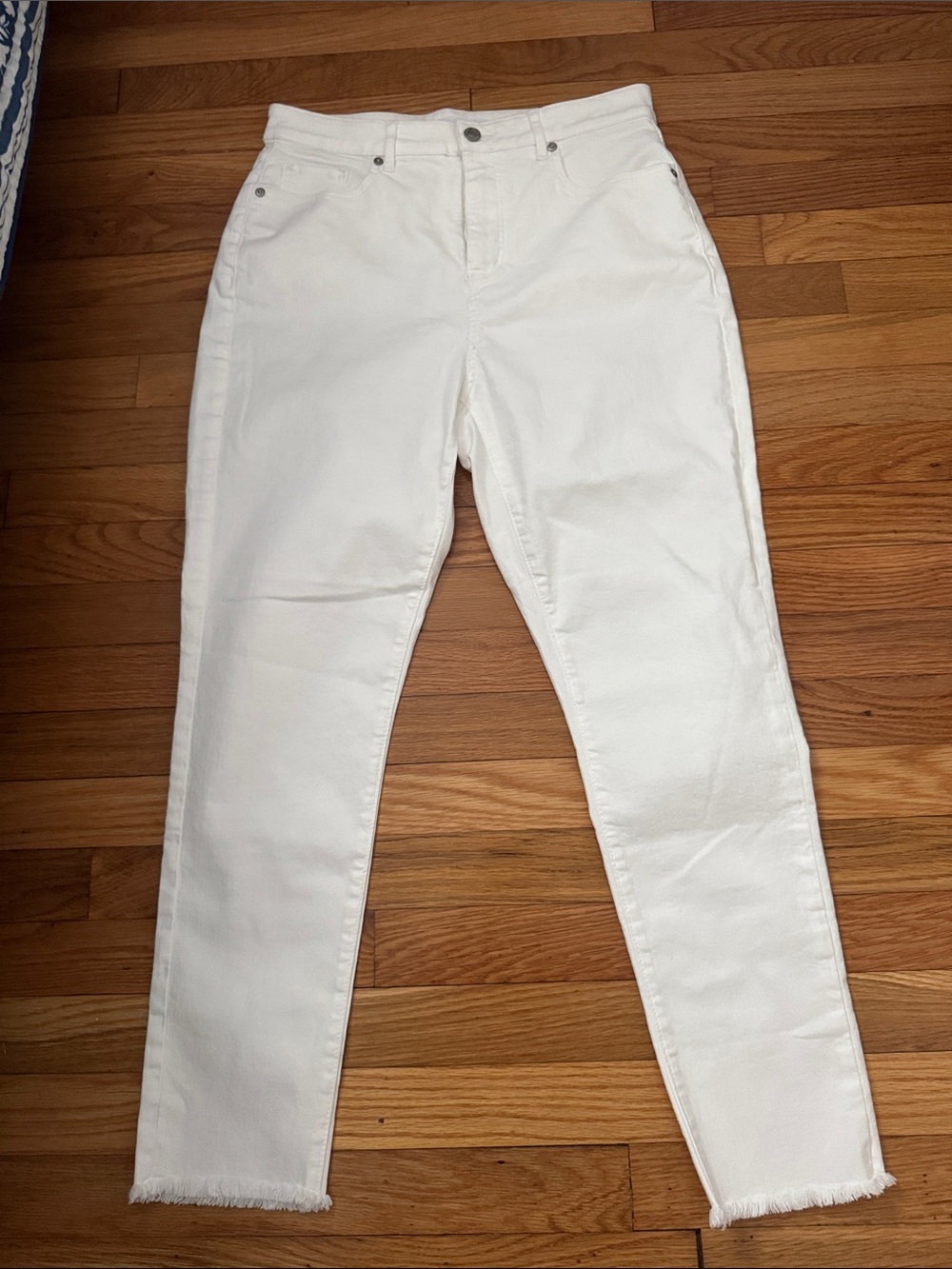 White Straight Jeans. Perfect conditions. 4th of July!